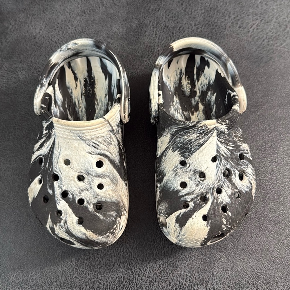Kids 7C Crocs
